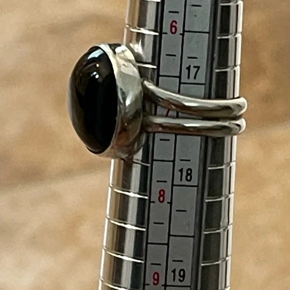 Sterling Silver Round Onyx Ring - Picture 5 of 6